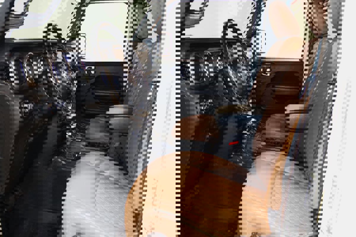 Used 2020 Jeep Wrangler Unlimited Sport image 35