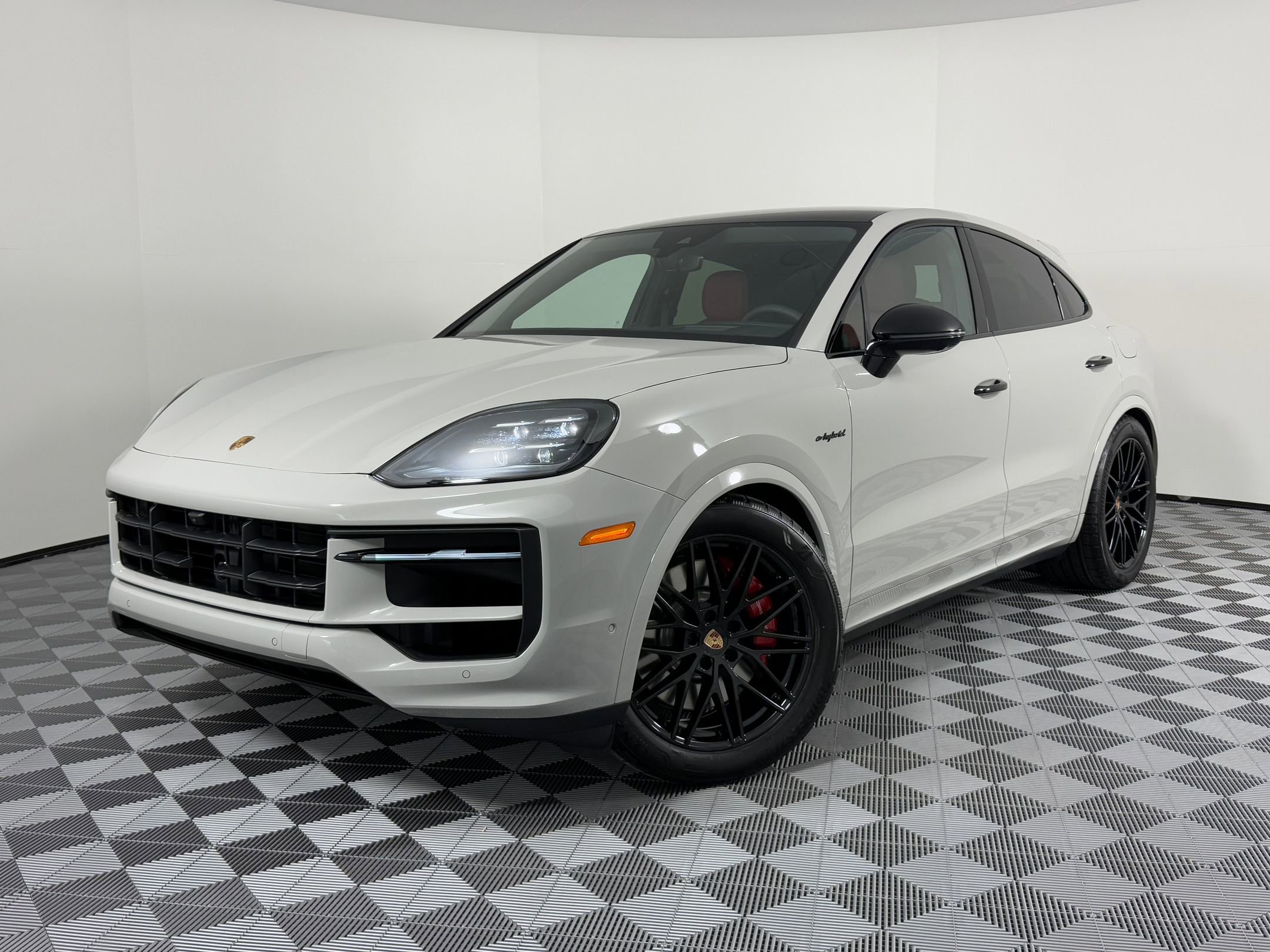 New 2026 Porsche Cayenne S image 1