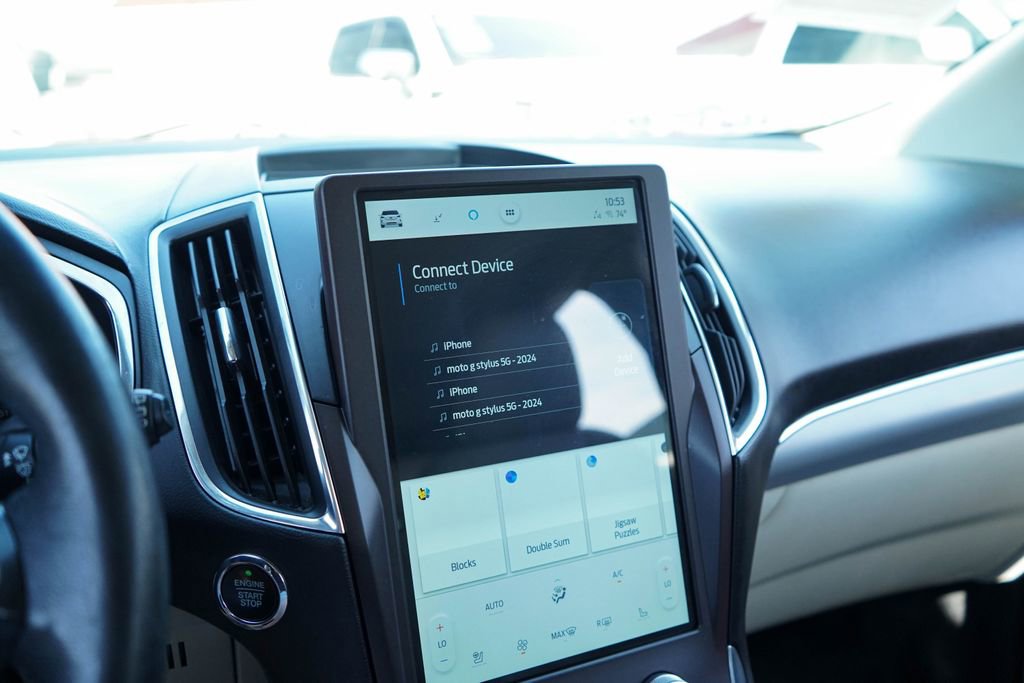 Used 2021 Ford Edge Titanium FWD image 19