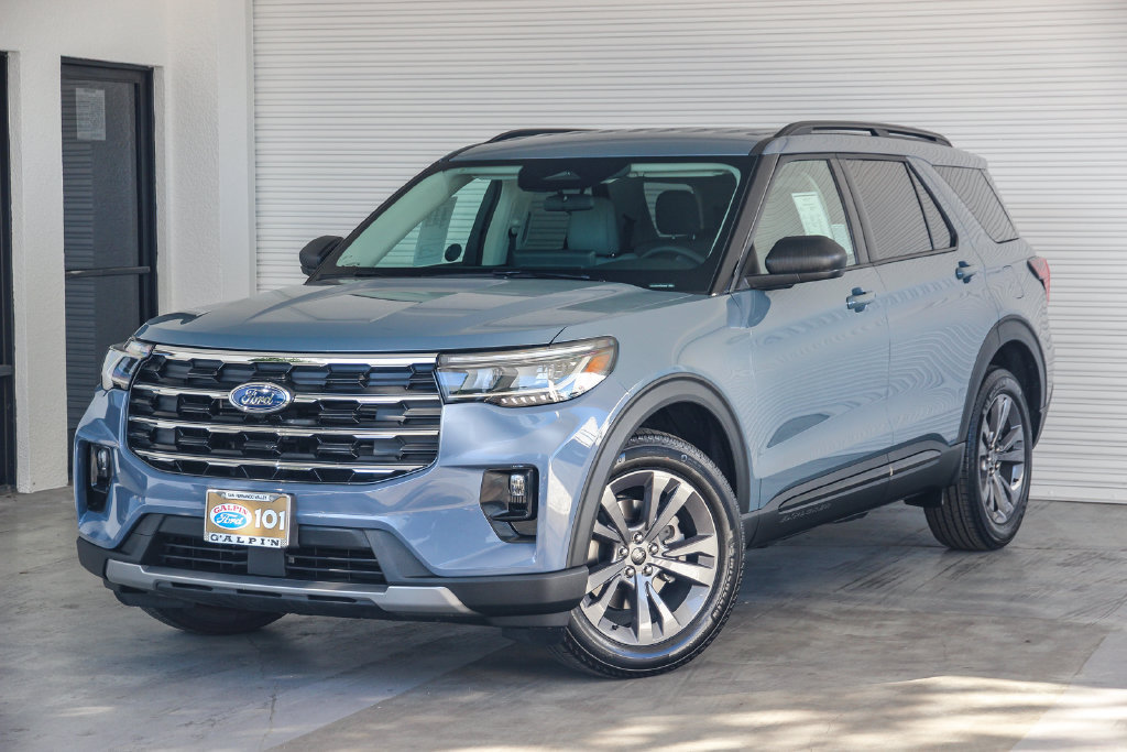 Certified 2026 Ford Explorer Active w/ Active Comfort Package AWD/4WD image 1