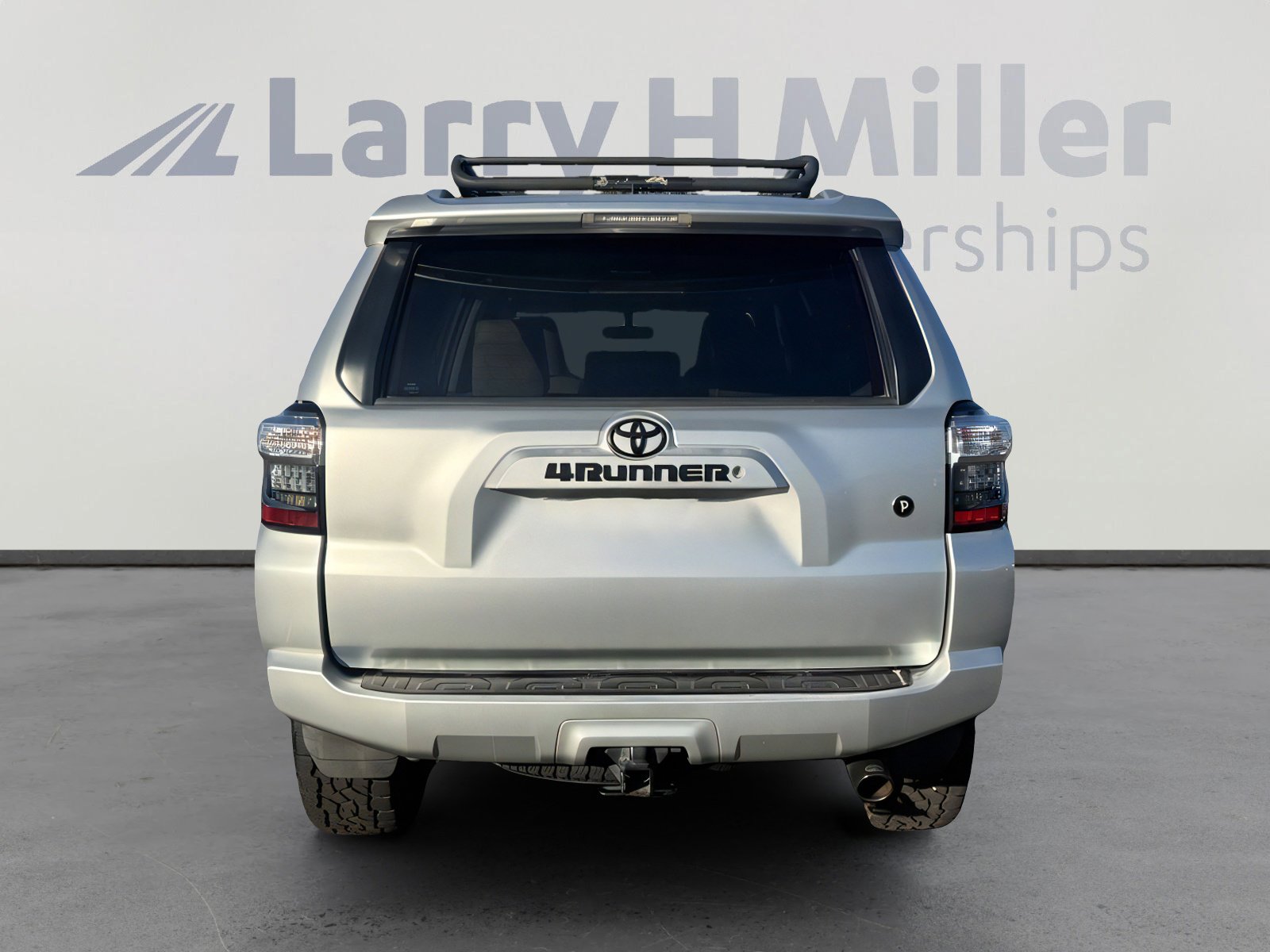Used 2014 Toyota 4Runner SR5 image 4