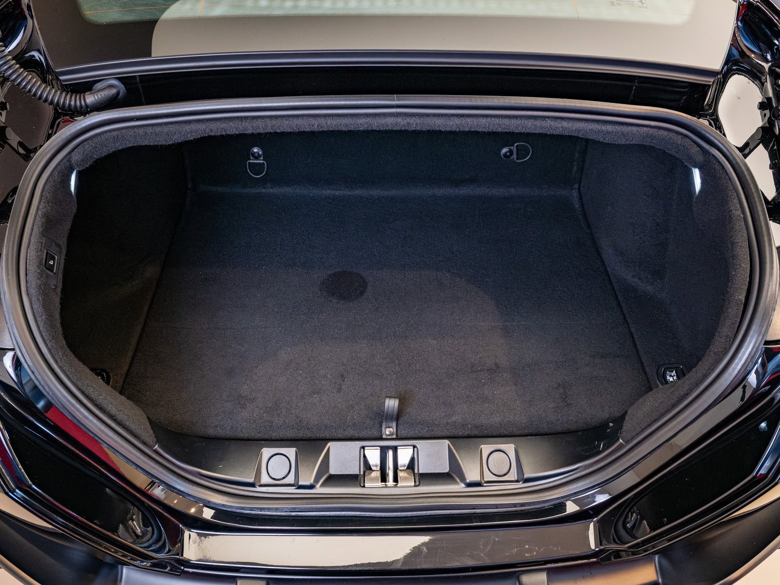 Used 2022 Ferrari Roma image 27