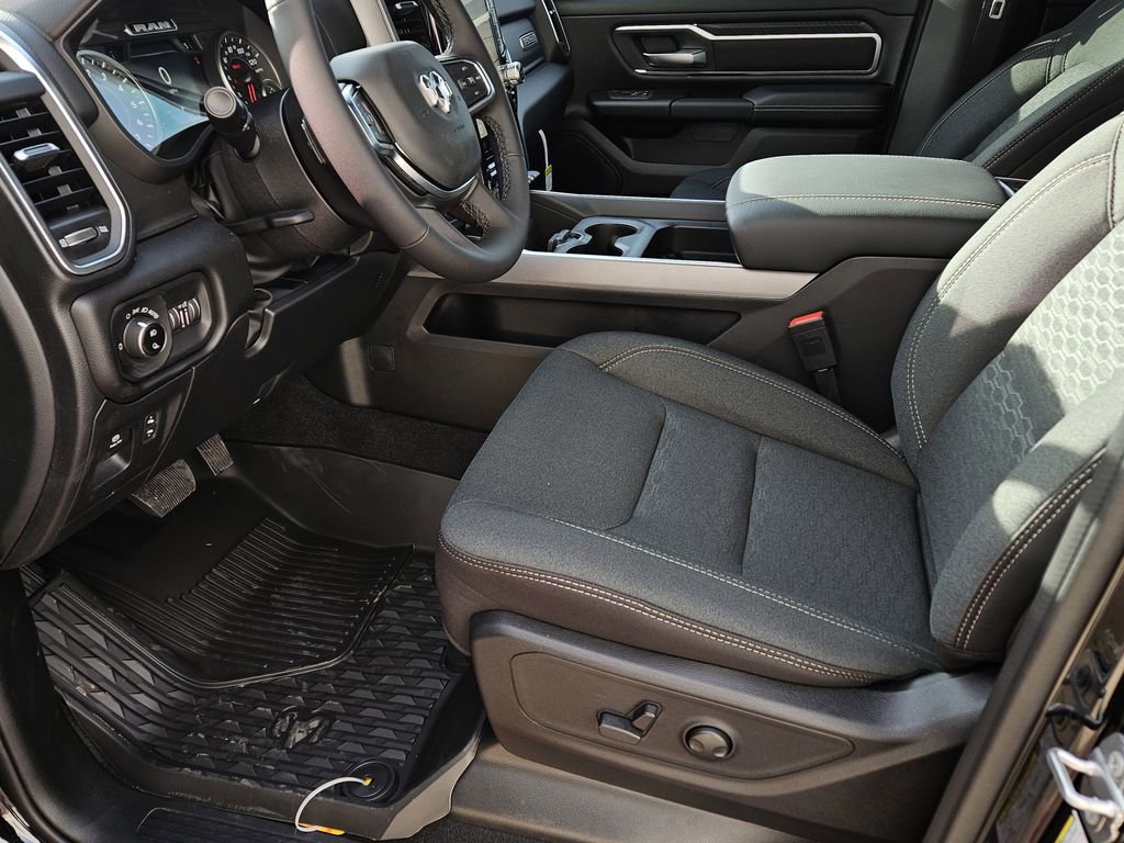 New 2026 RAM 1500 4x4 Crew Cab image 12
