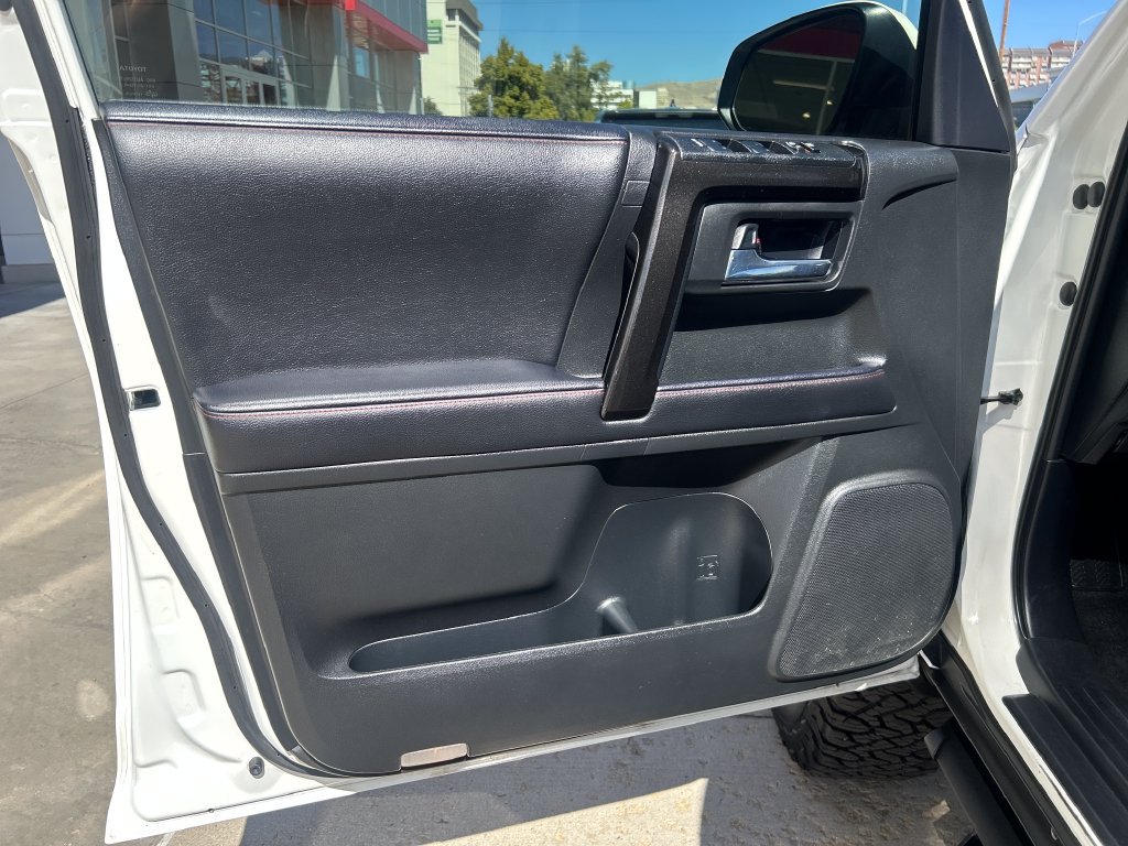 Used 2022 Toyota 4Runner TRD Off-Road AWD/4WD image 10