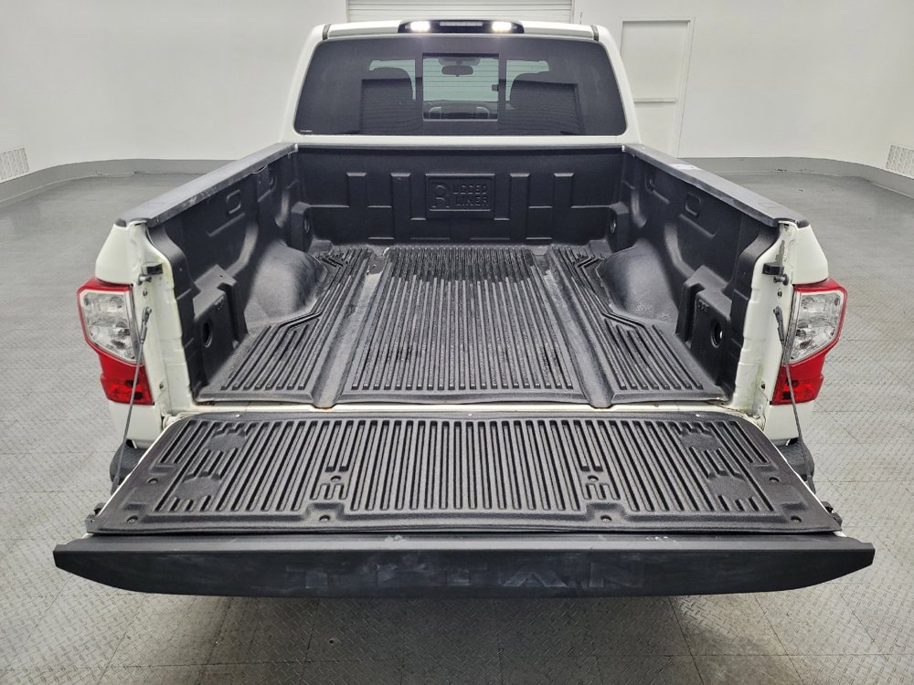 Used 2017 Nissan Titan SV RWD image 29