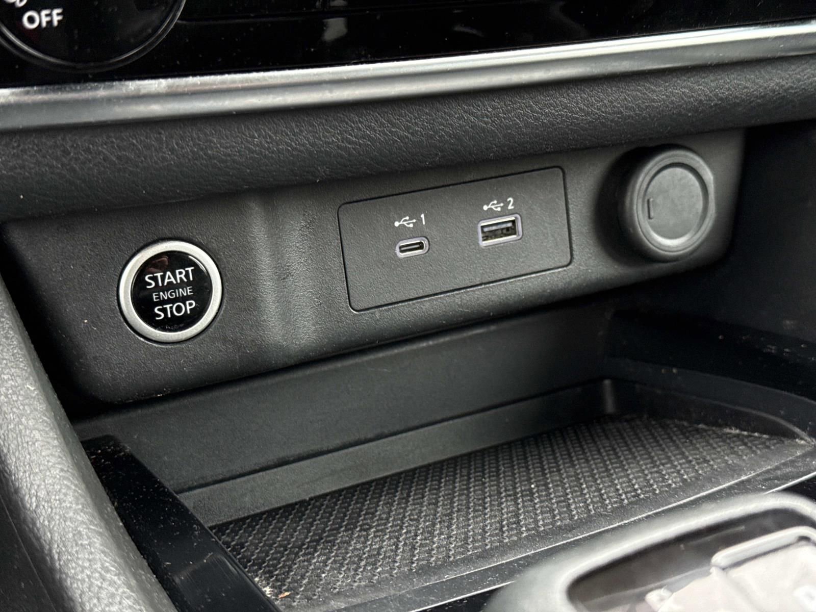 Used 2023 Nissan Rogue S image 12