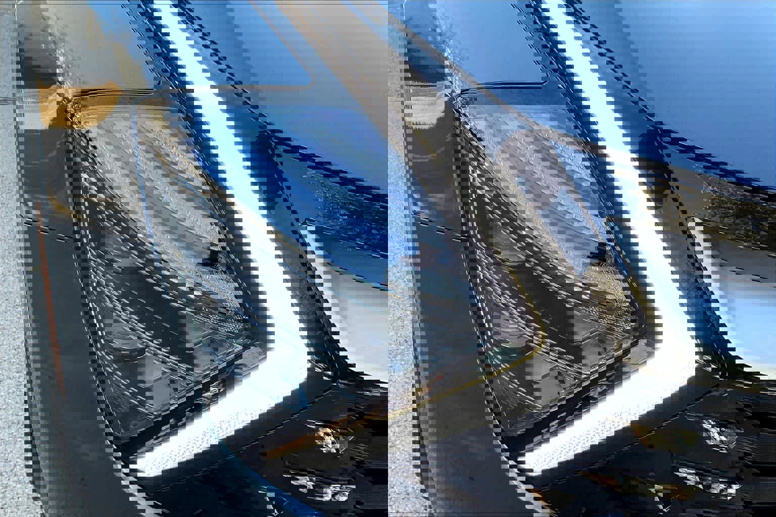 Used 2025 Kia Sportage EX image 24