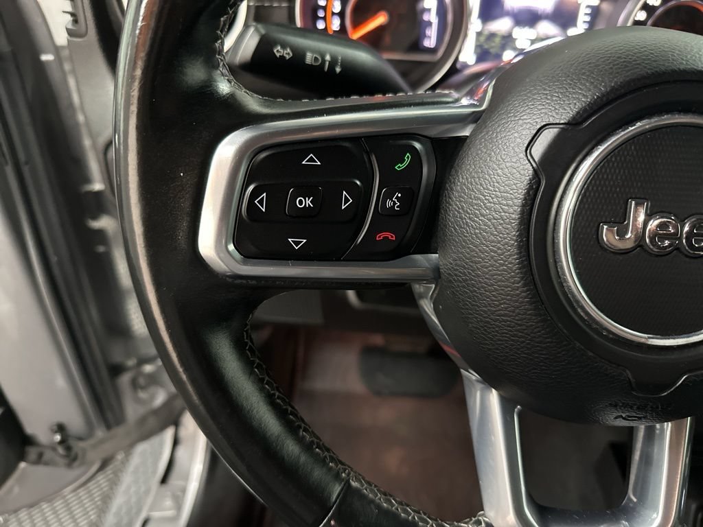 Used 2018 Jeep Wrangler Unlimited Sahara AWD/4WD image 16