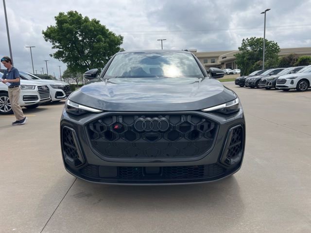 Used 2025 Audi SQ5 Premium Plus w/ Premium Plus Package image 2