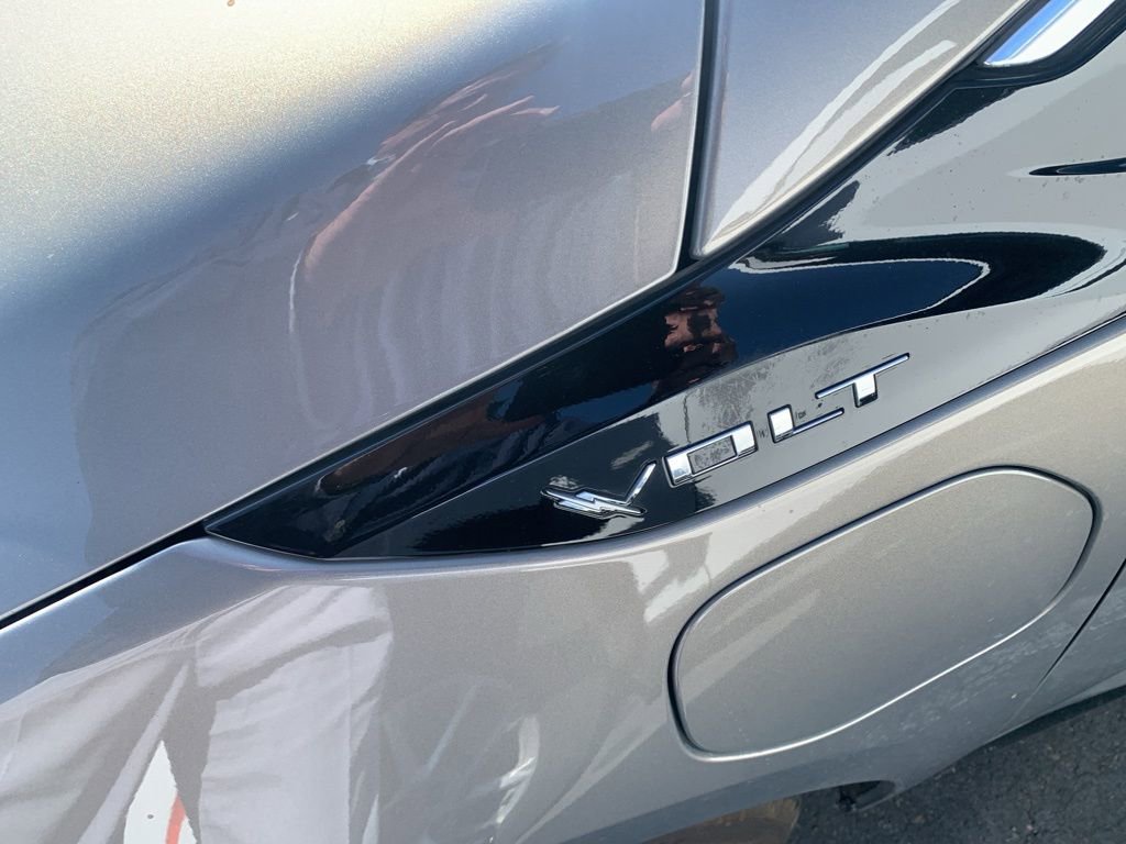 Used 2017 Chevrolet Volt LT w/ Comfort Package FWD image 3