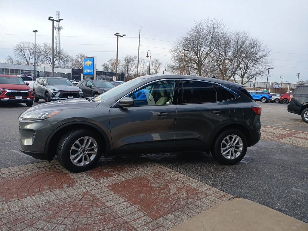 Used 2020 Ford Escape SE image 5