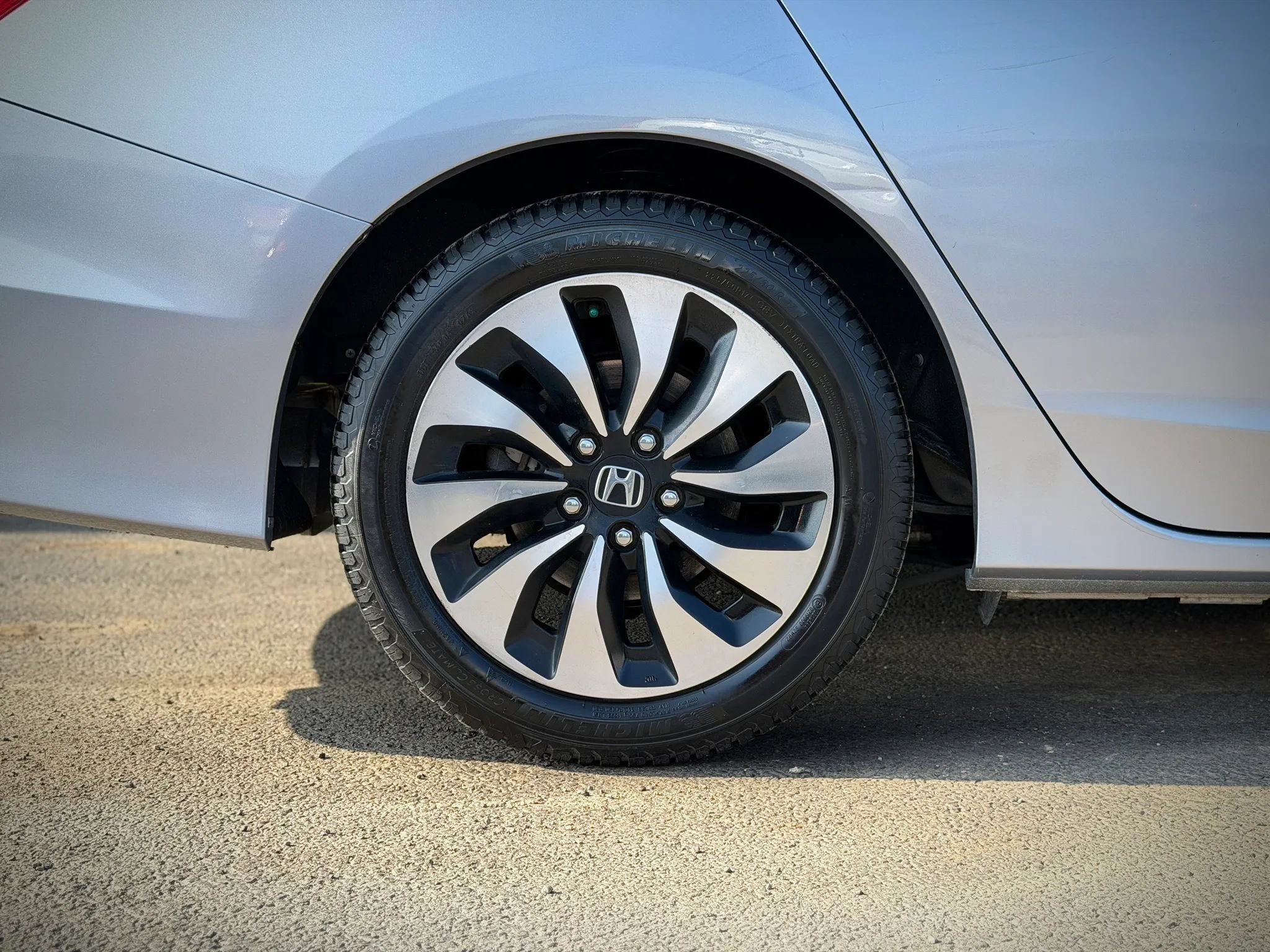 Used 2017 Honda Accord Hybrid Sedan image 21