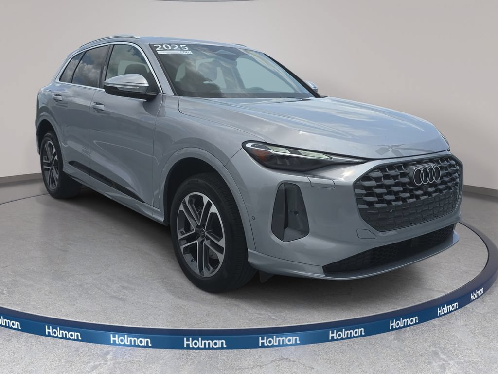 Certified 2025 Audi Q5 Premium w/ Convenience Package AWD/4WD image 3