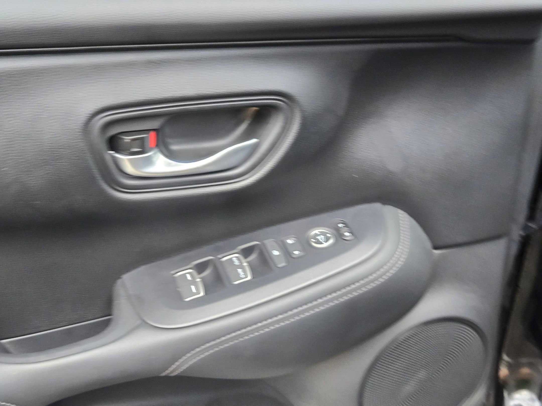 Used 2025 Honda HR-V EX-L image 11