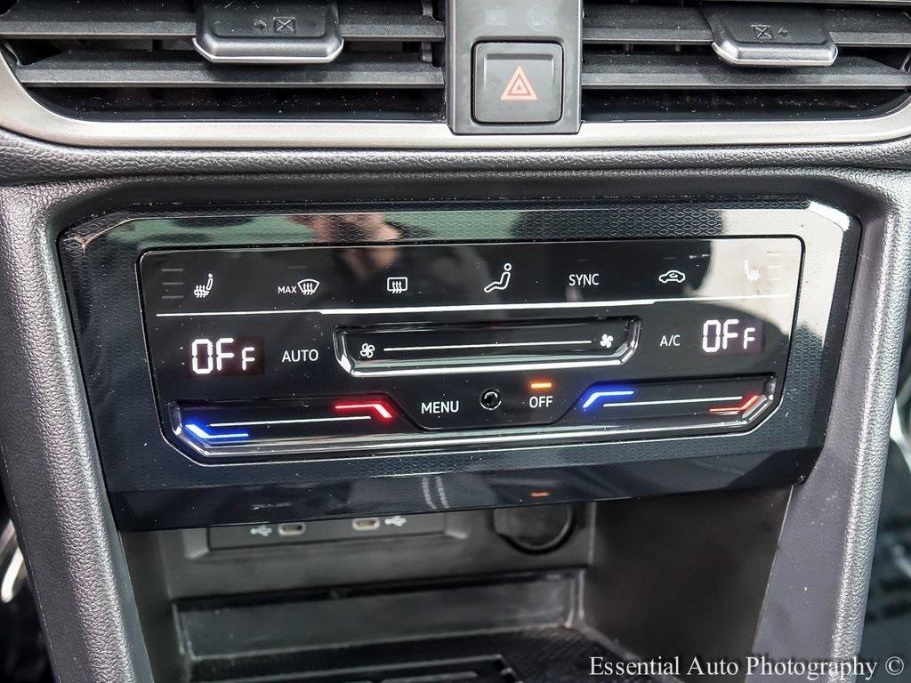 Used 2025 Volkswagen Taos SE image 18