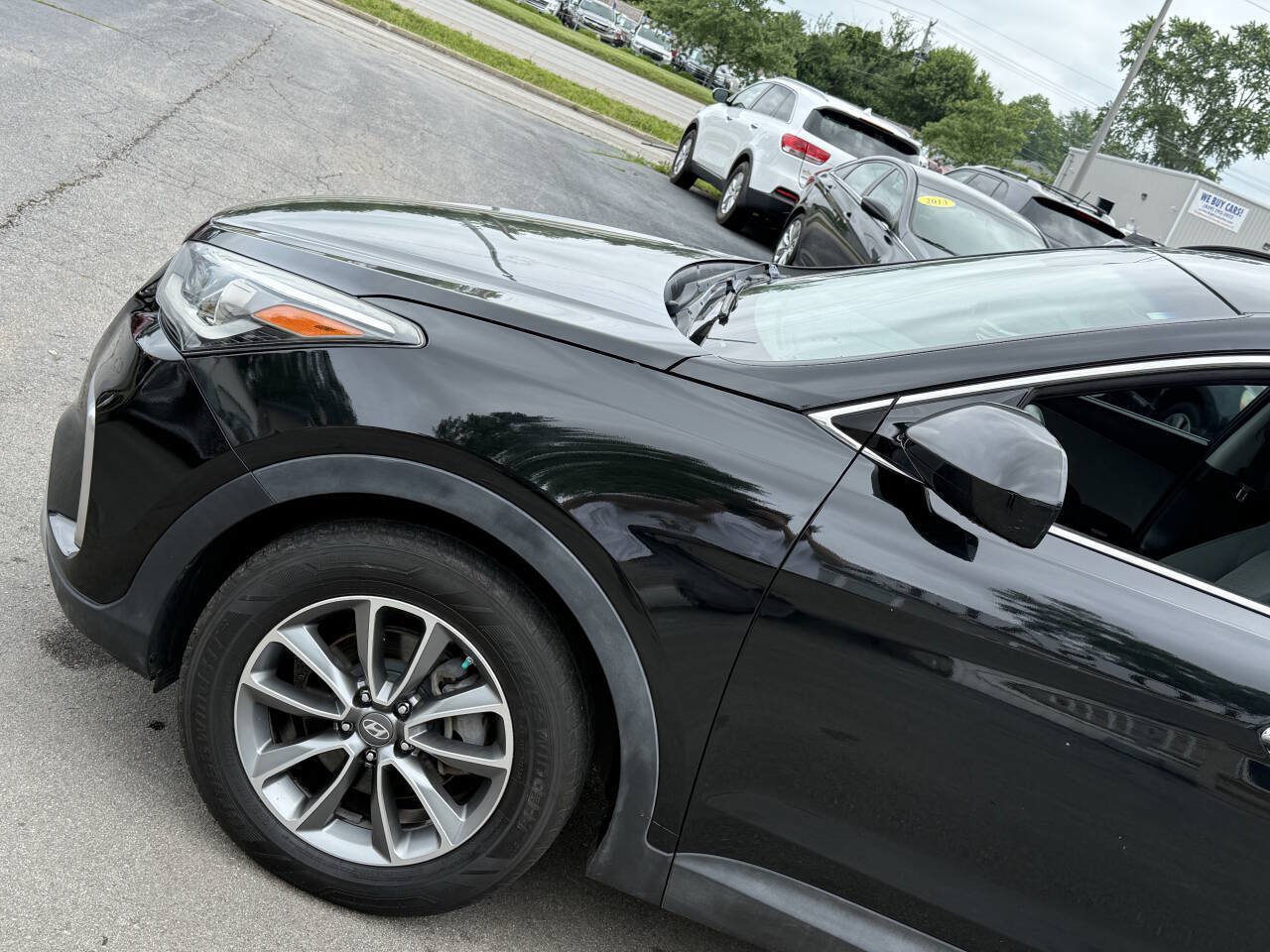 Used 2017 Hyundai Santa Fe SE AWD/4WD image 4