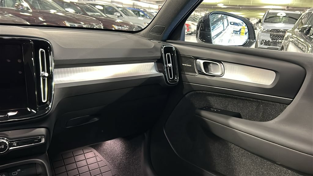 Used 2026 Volvo XC40 B5 Ultra w/ Climate Package AWD/4WD image 26