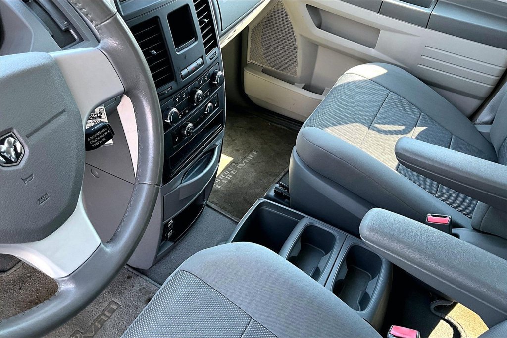 Used 2009 Dodge Grand Caravan SXT FWD image 8