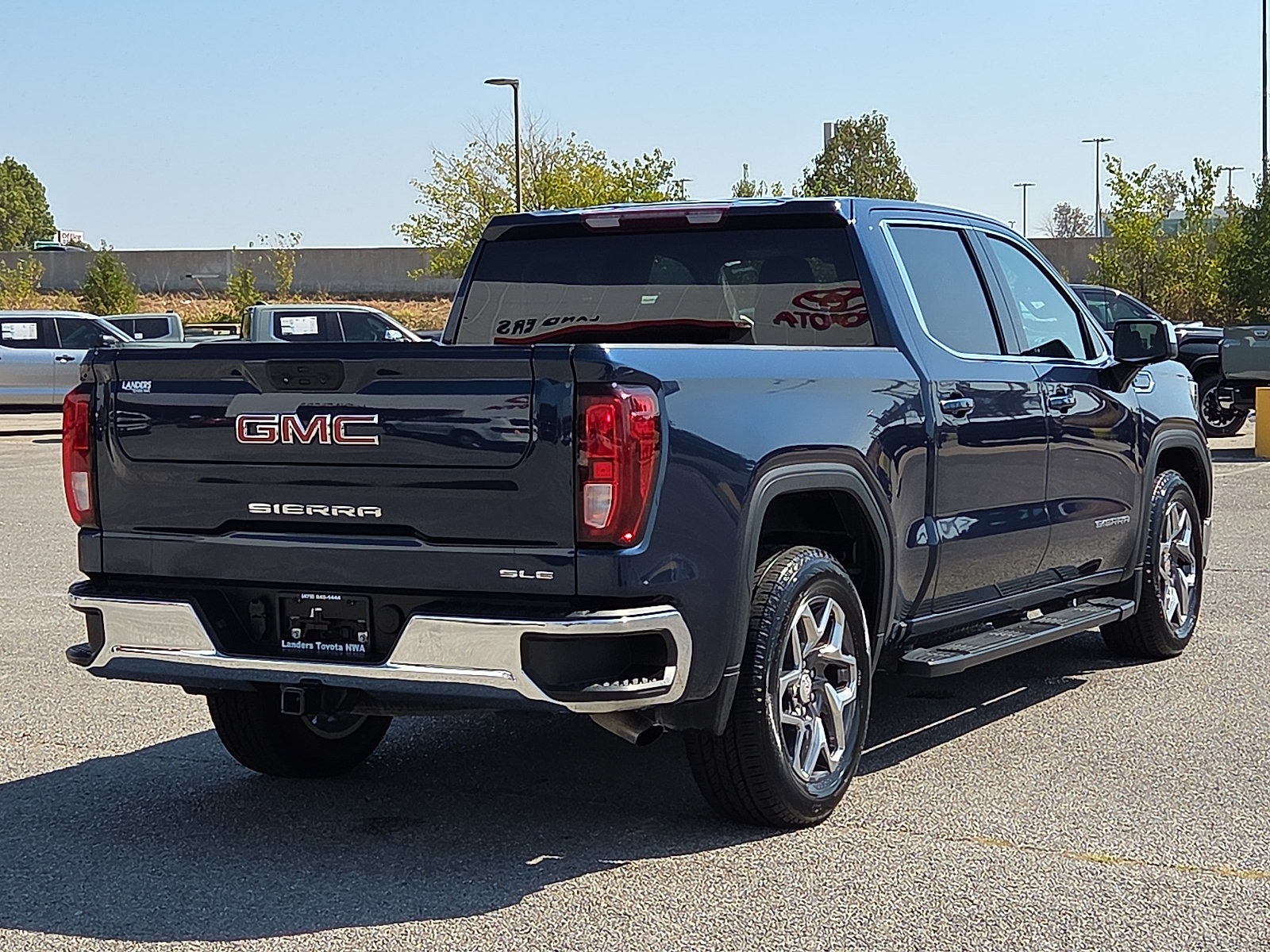 Used 2023 GMC Sierra 1500 SLE RWD image 5