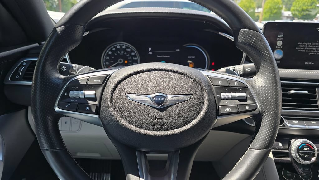 Used 2023 Genesis G70 2.0T AWD/4WD image 25