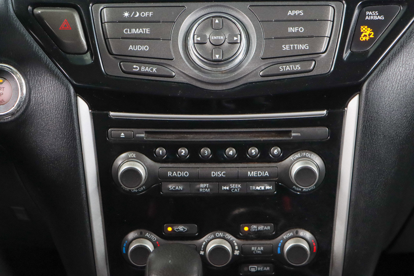 Used 2019 Nissan Pathfinder S image 19