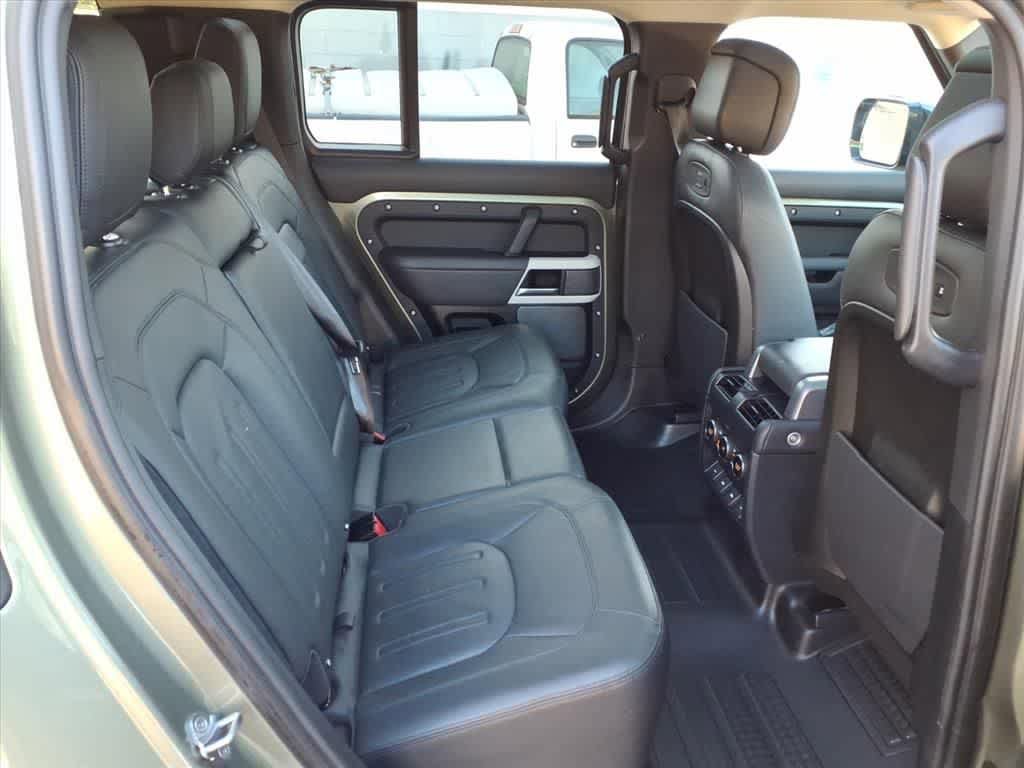 Used 2020 Land Rover Defender 110 HSE image 12