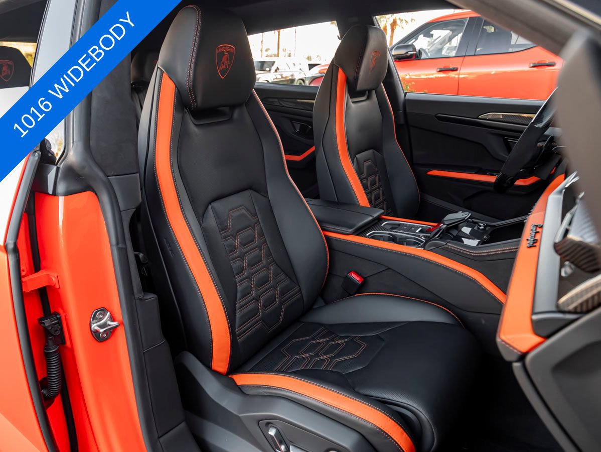 Used 2025 Lamborghini Urus SE AWD/4WD image 31