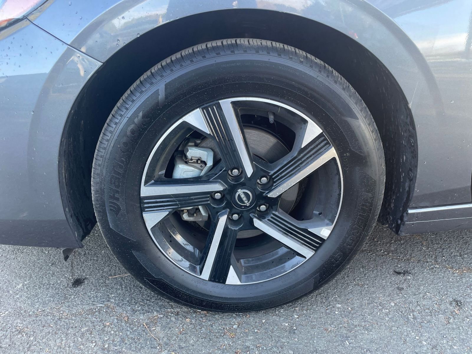 Used 2025 Nissan Sentra SV image 28