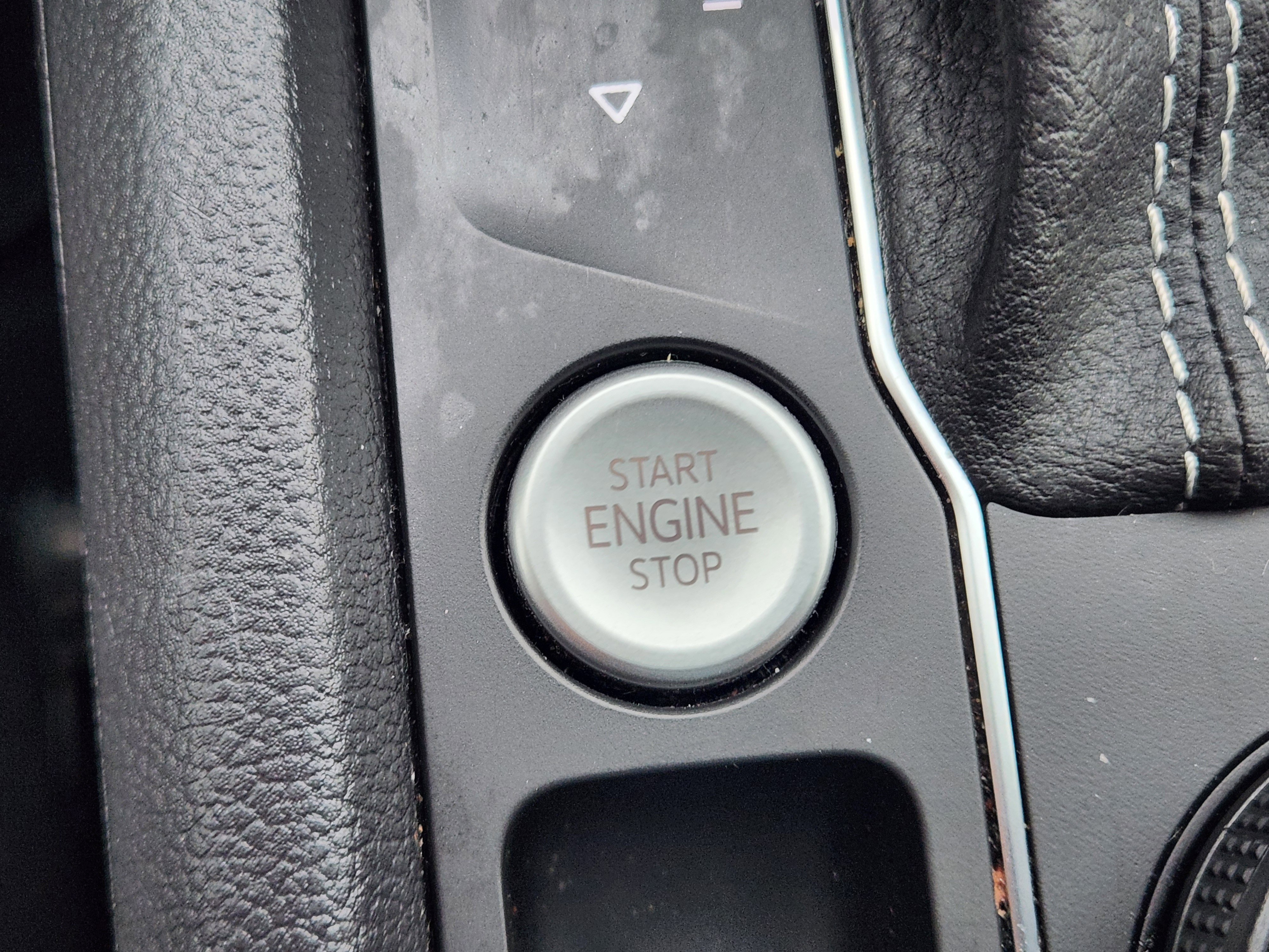 Certified 2022 Volkswagen Atlas SEL Premium image 32