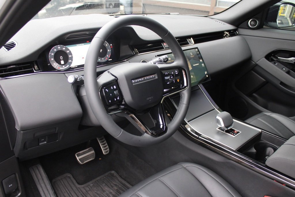 Certified 2025 Land Rover Range Rover Evoque Dynamic SE image 4