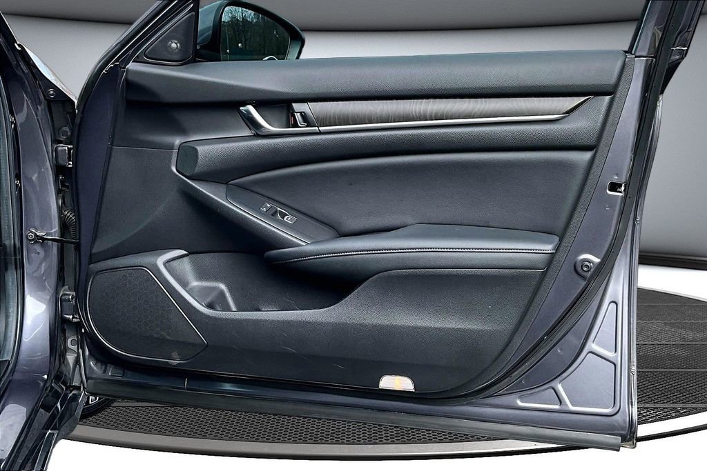 Used 2021 Honda Accord Touring image 27