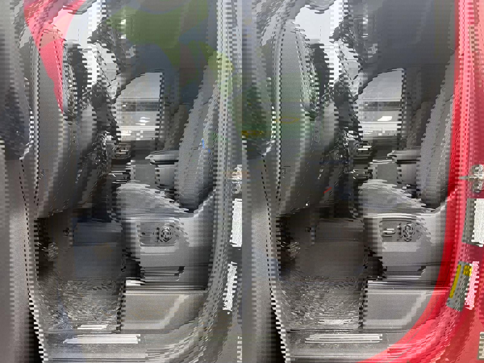 Used 2021 Chevrolet Silverado 1500 LT image 10