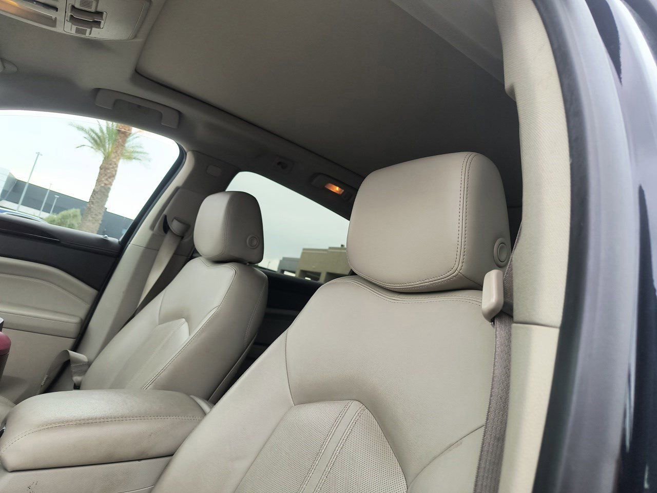 Used 2015 Cadillac SRX Luxury w/ Driver Awareness Package FWD image 3
