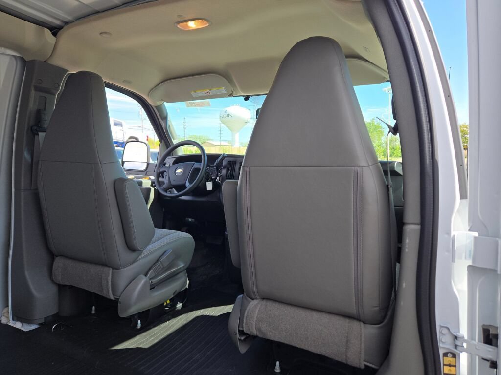 New 2026 Chevrolet Express 2500 w/ Communications Package RWD image 10