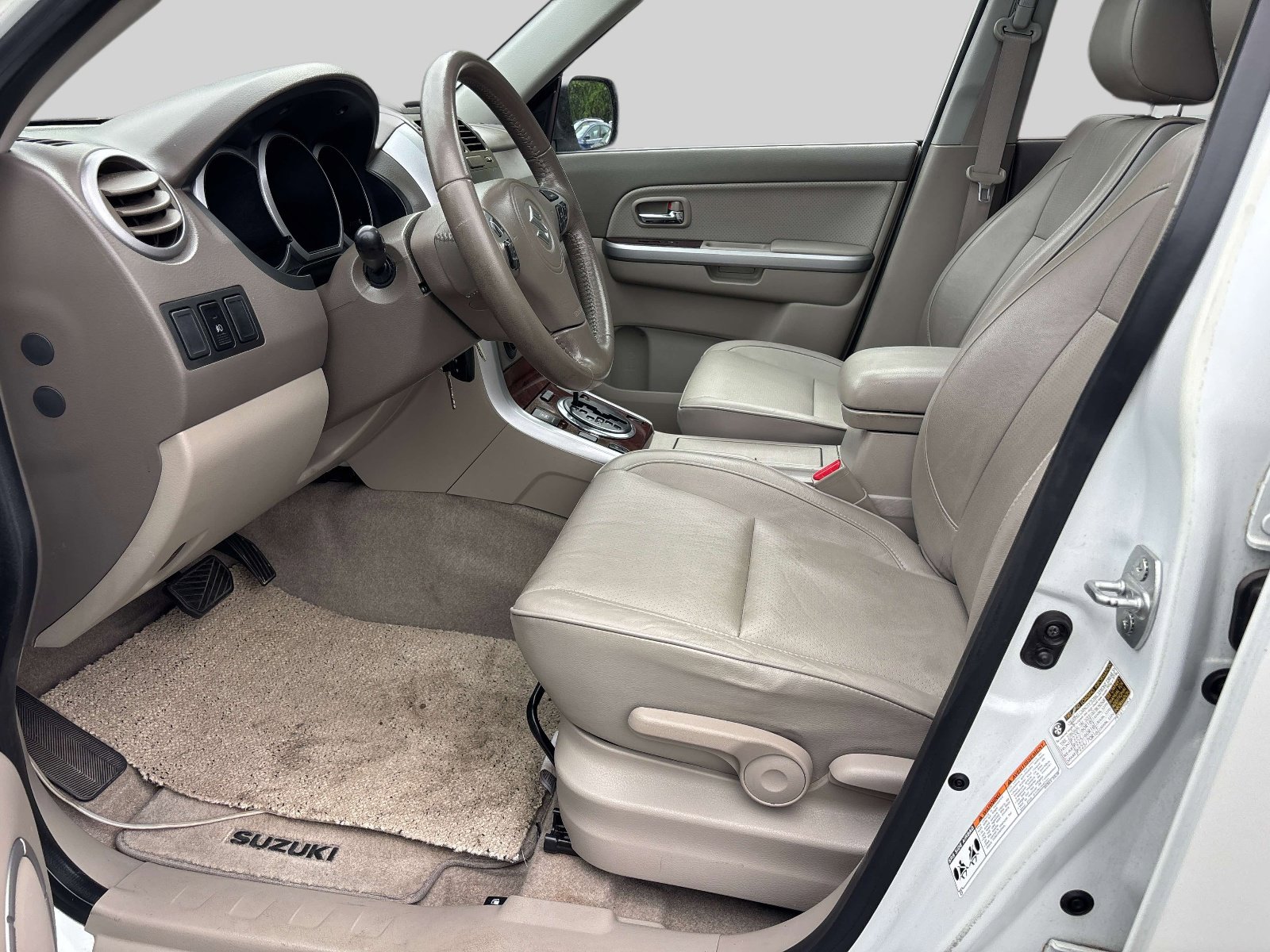 Used 2012 Suzuki Grand Vitara Limited AWD/4WD image 8