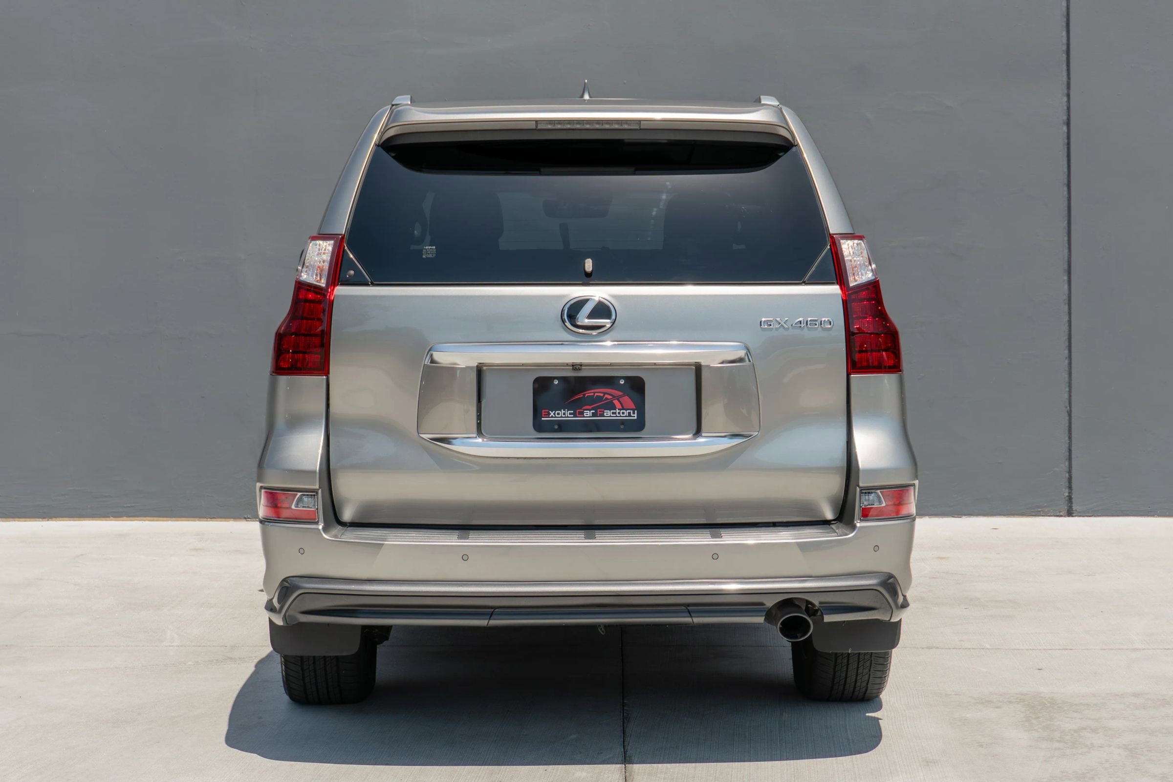Used 2022 Lexus GX 460 Premium w/ Accessory Package AWD/4WD image 3