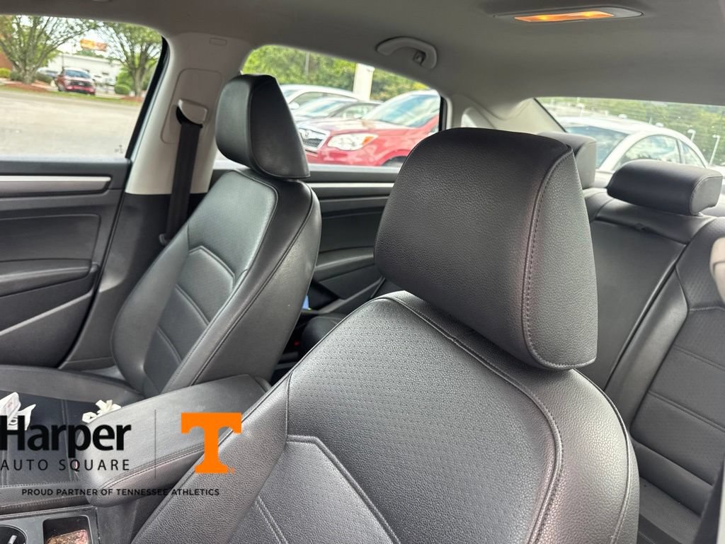 Used 2017 Volkswagen Passat 1.8T R-Line FWD image 12