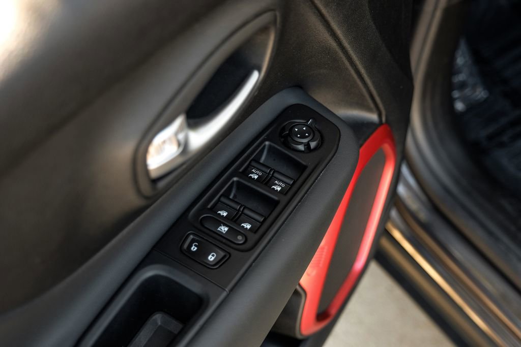 Used 2021 Jeep Renegade Trailhawk image 56