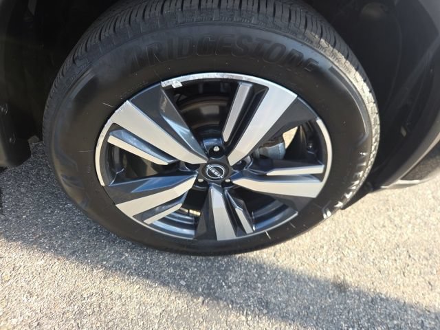 Used 2026 Nissan Rogue SL AWD/4WD image 12