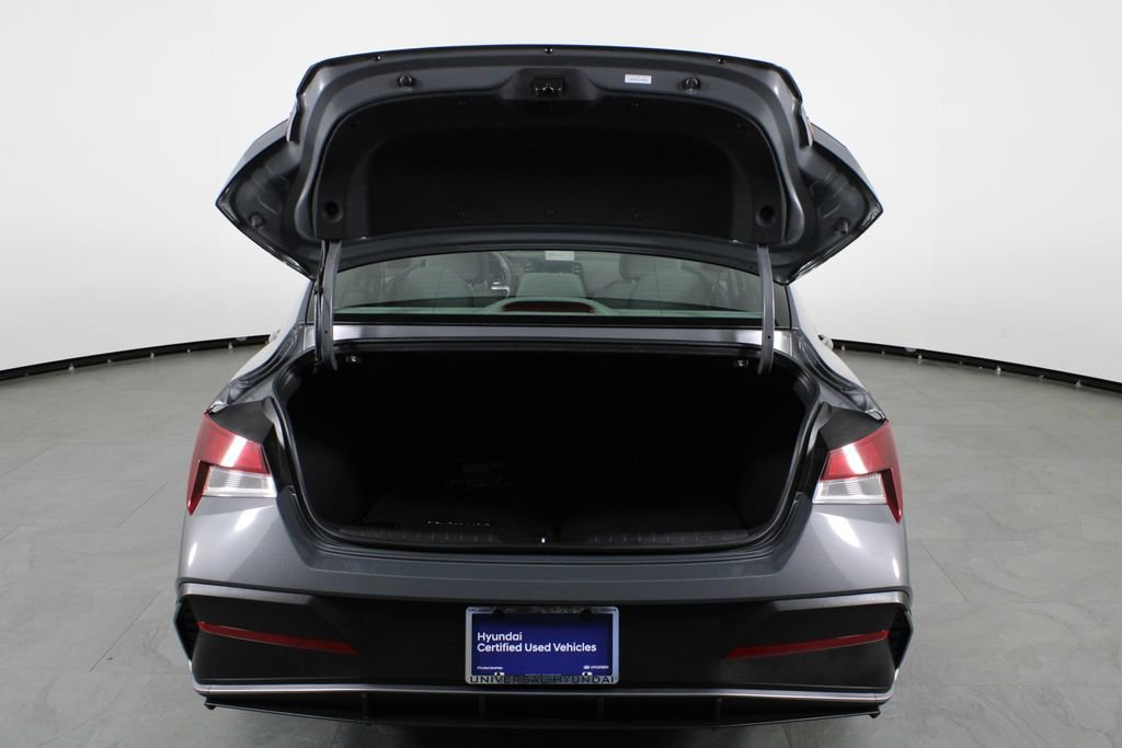 Used 2026 Hyundai Elantra Sport FWD image 17