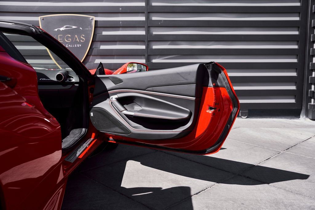 Used 2022 Ferrari F8 Tributo image 34