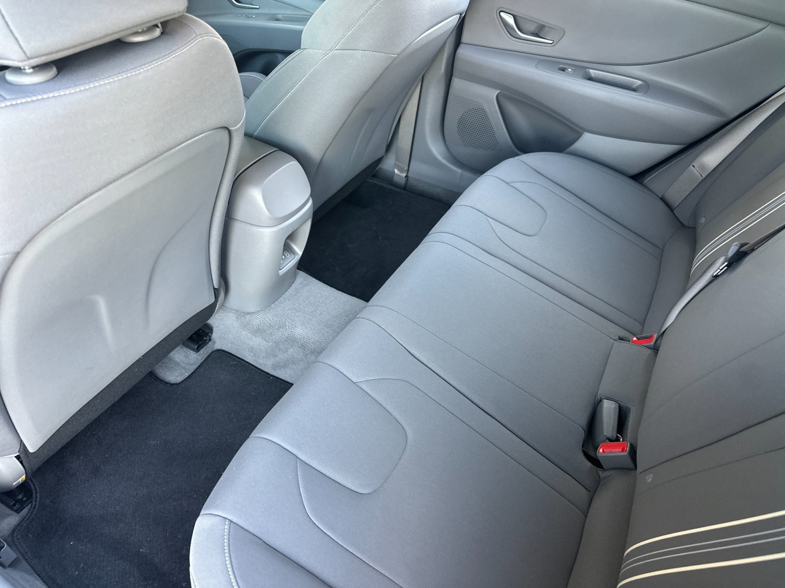 Certified 2024 Hyundai Elantra SEL FWD image 11