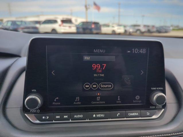 Used 2025 Nissan Rogue SV w/ SV Premium Package image 14