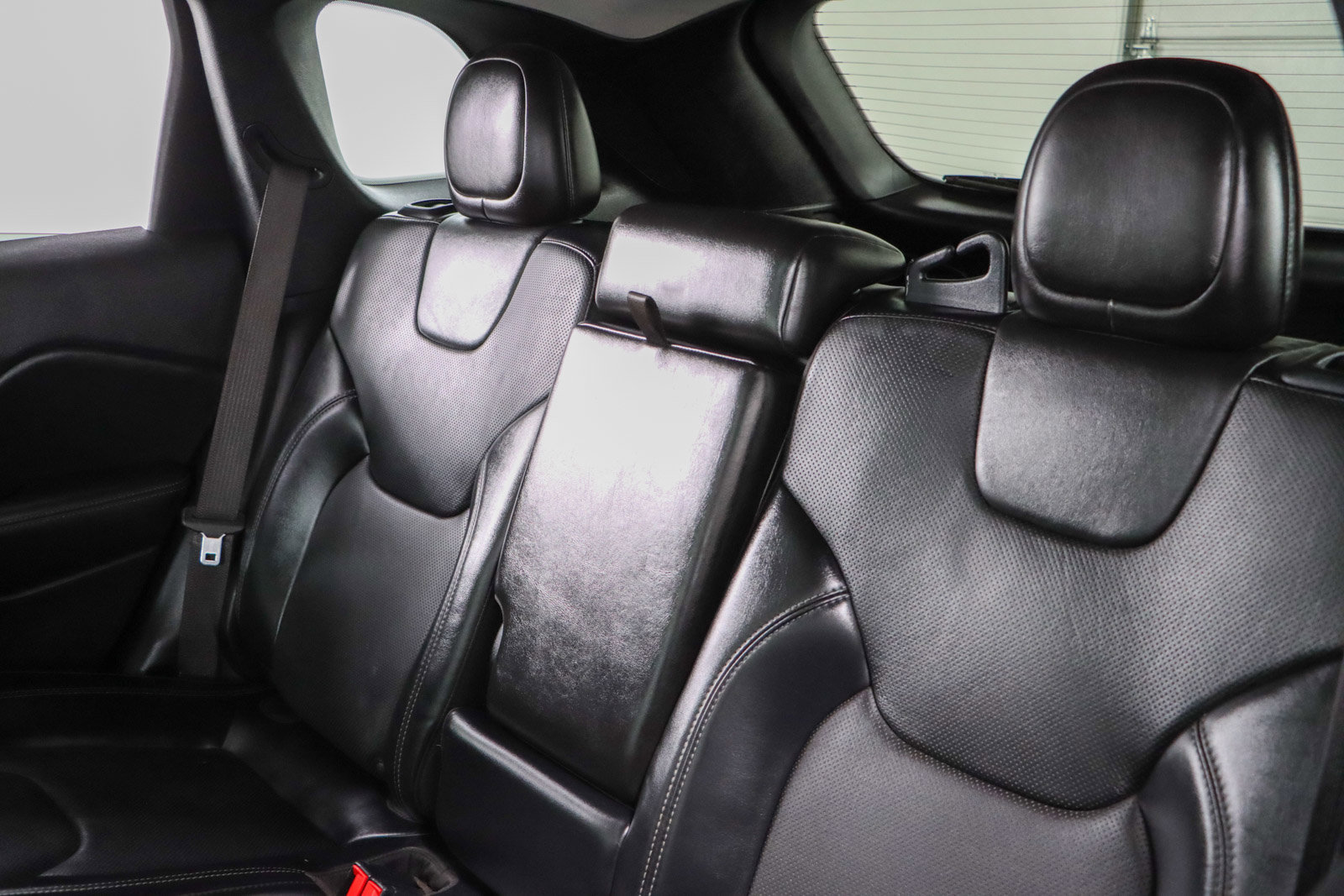 Used 2021 Jeep Cherokee Limited image 25