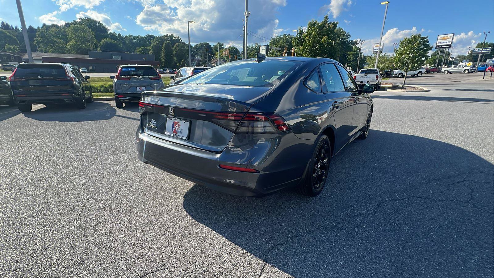 Used 2025 Honda Accord SE image 4