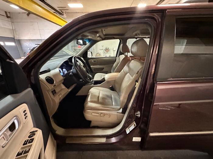 Used 2010 Honda Pilot Touring image 21