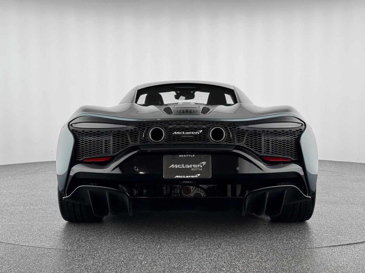 Used 2023 McLaren Artura image 5