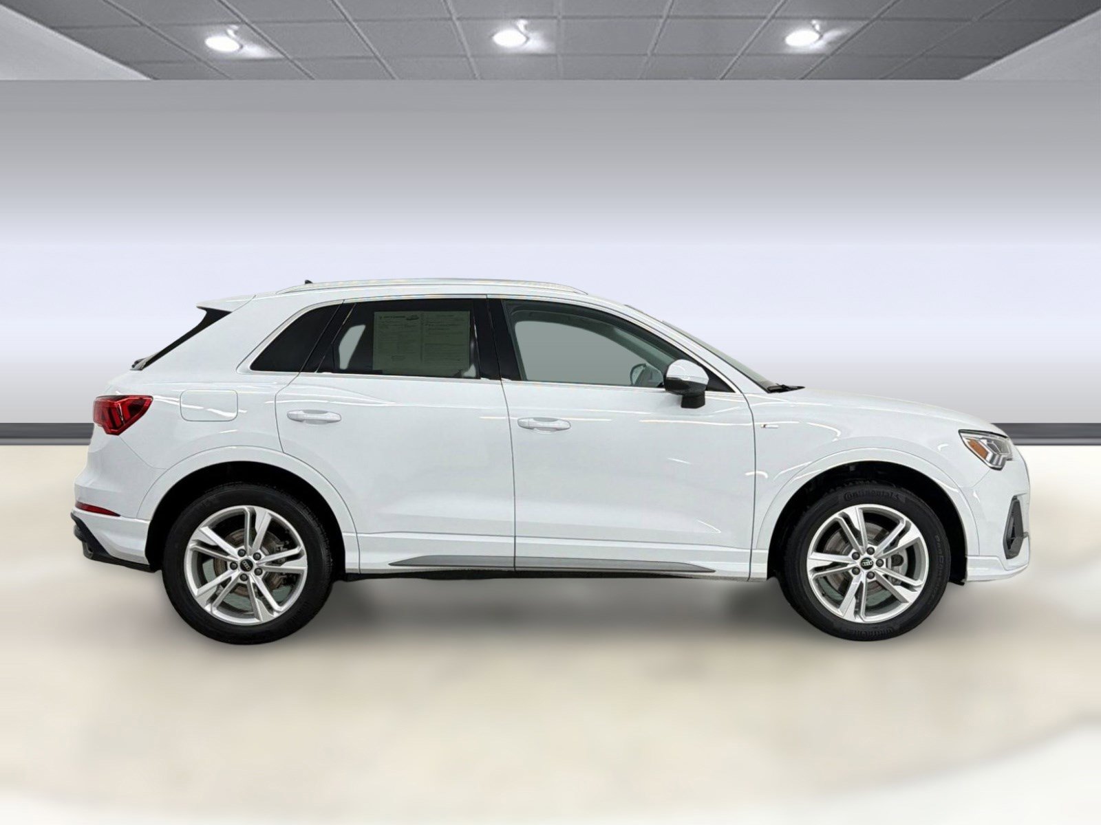 Used 2024 Audi Q3 2.0T Premium Plus w/ Premium Plus Package image 8