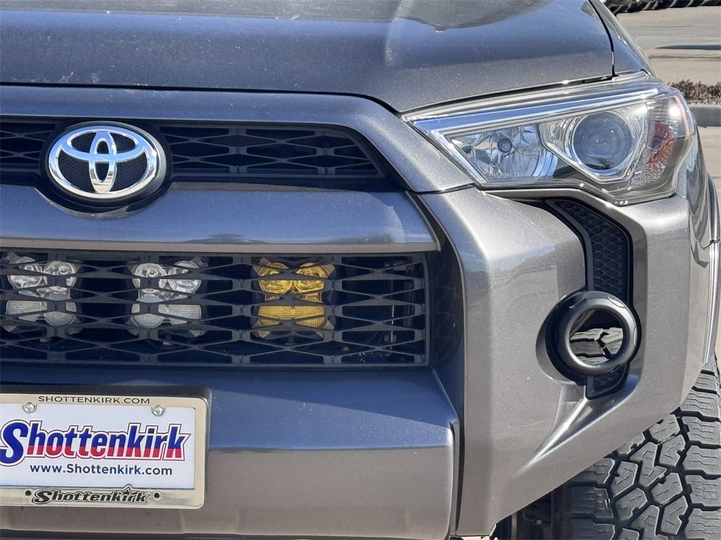 Used 2018 Toyota 4Runner SR5 Premium image 8