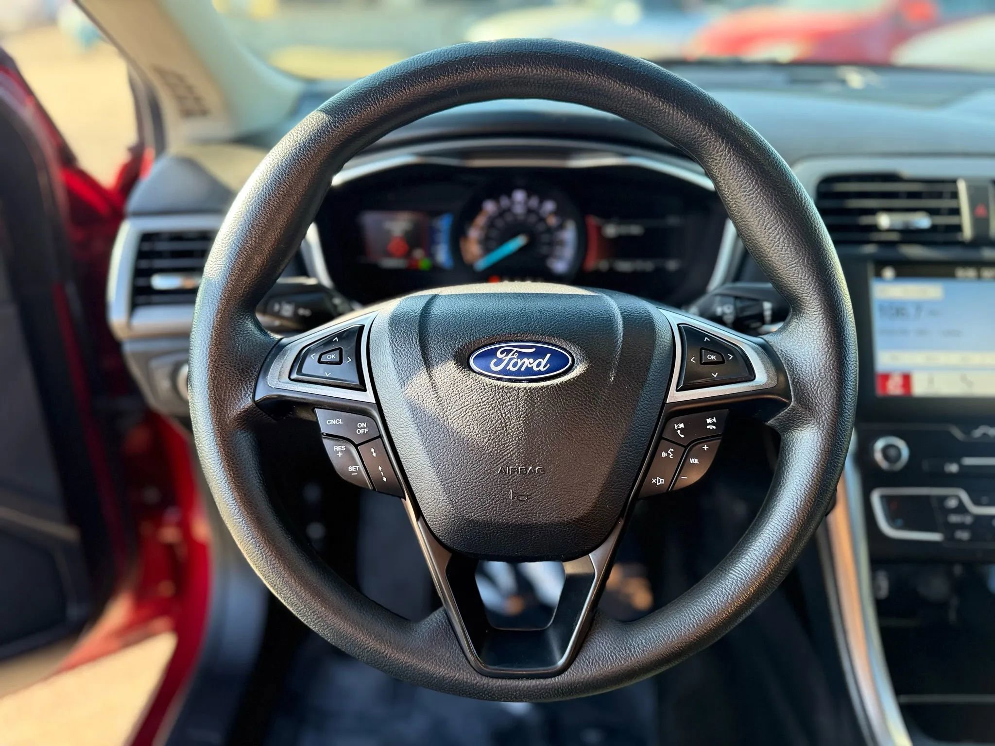 Used 2019 Ford Fusion SE FWD image 34